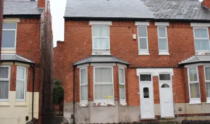 32 TERVERSAL AVENUE, Lenton